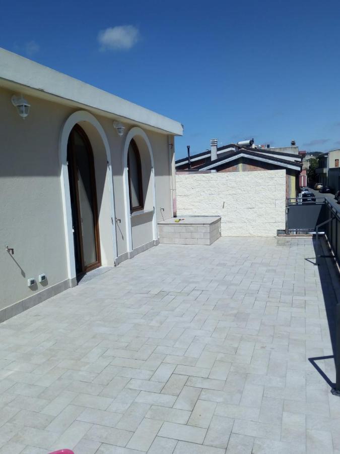 Luminoso Appartamento Con Terrazza......C.U......Q2483 Sinnai Luaran gambar
