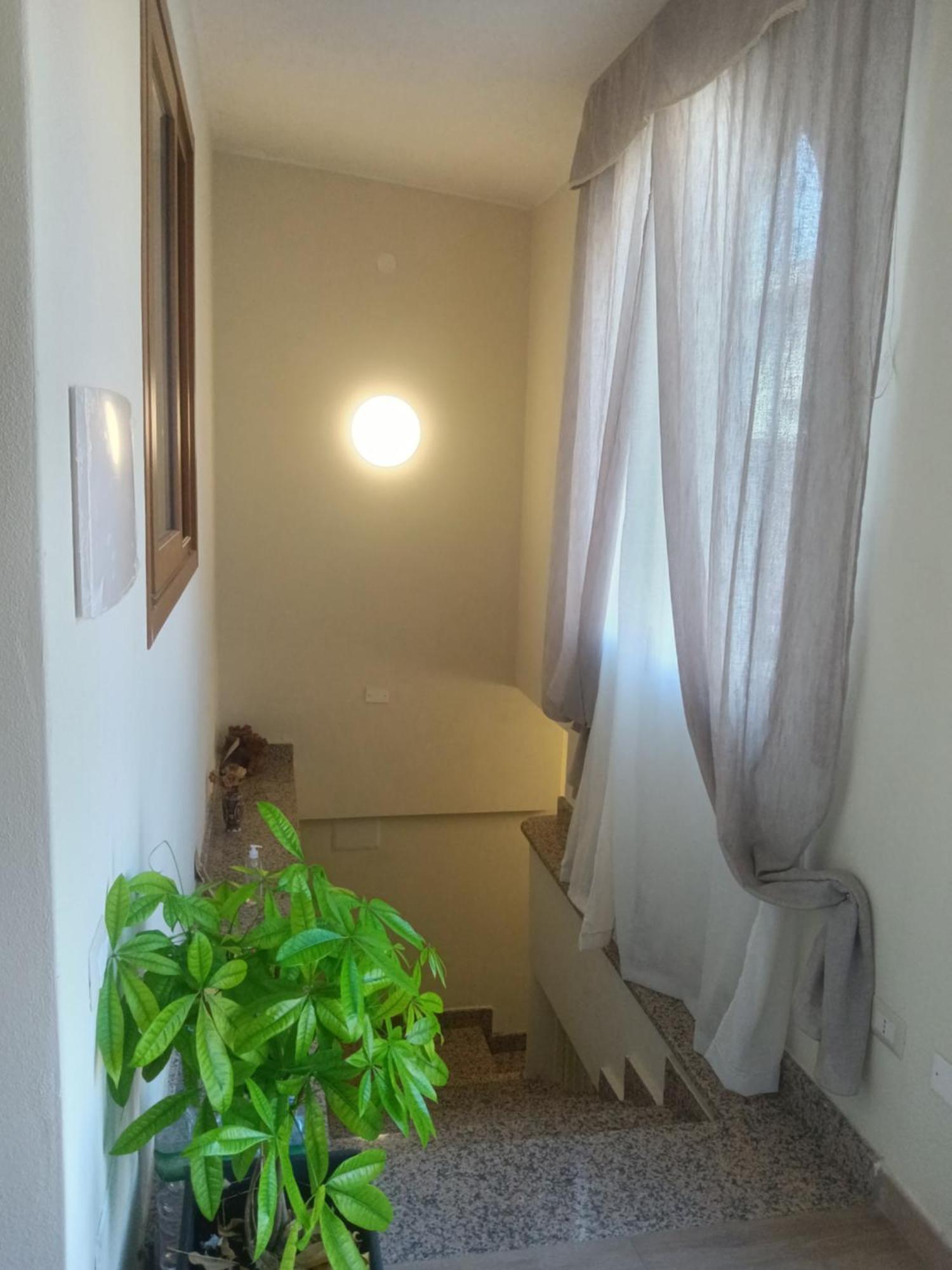 Luminoso Appartamento Con Terrazza......C.U......Q2483 Sinnai Luaran gambar